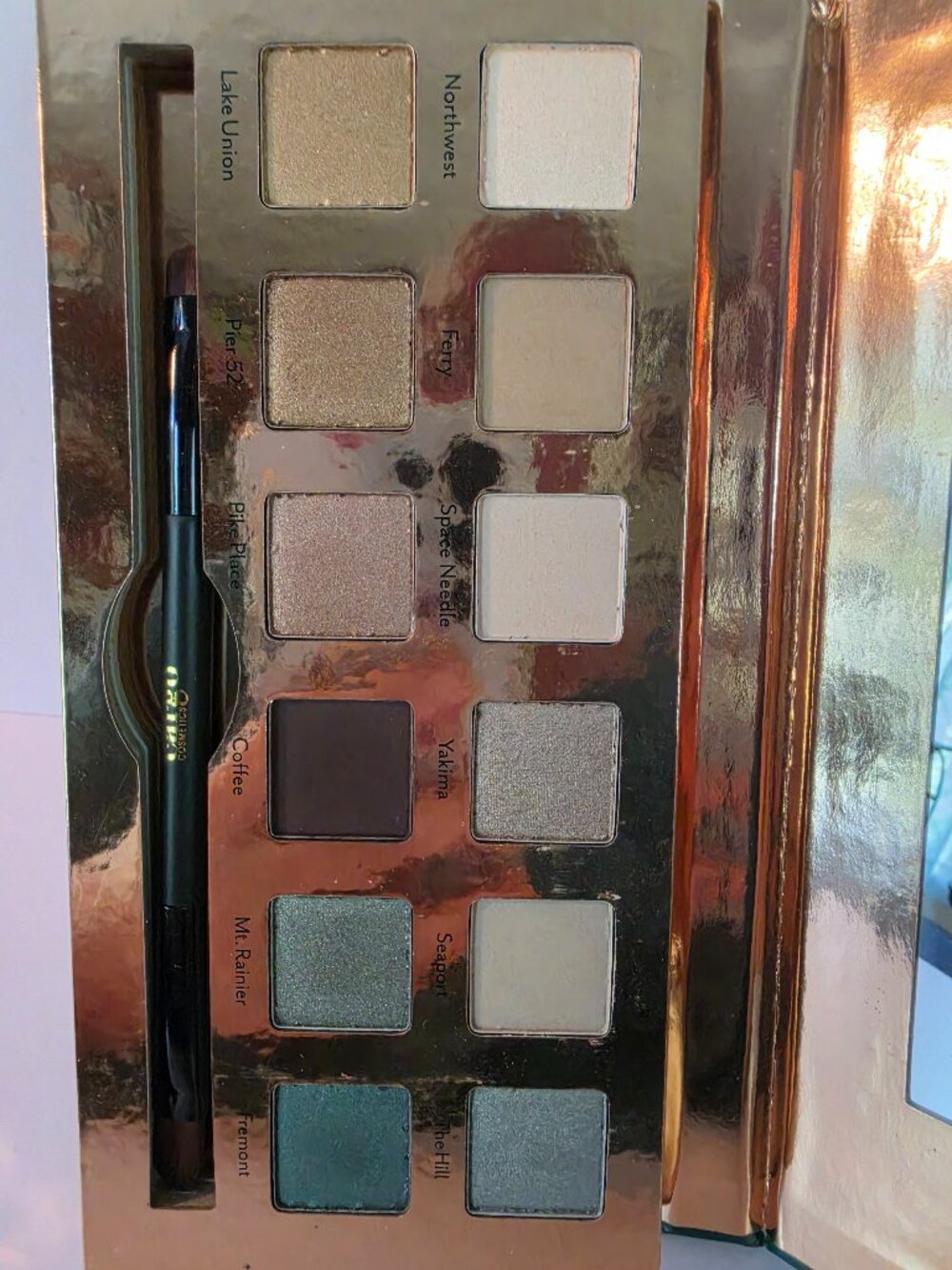 Cargo Cosmetics Emerald City eyeshadow palette